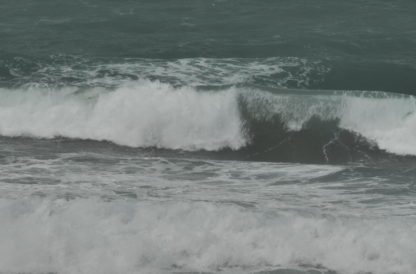 Déferlement de vagues vue de face